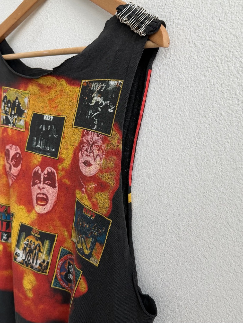 VINTAGE KISS "The Originals" Thrashed Band Tee Muscle Tank - Picture 5 of 16
